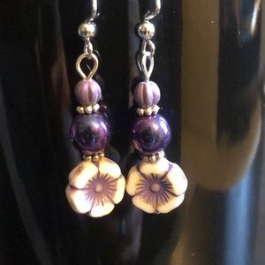 🌸 Purple Czech glass flower earrings